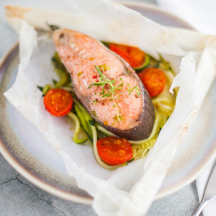 Papillote with salmon and vegetables