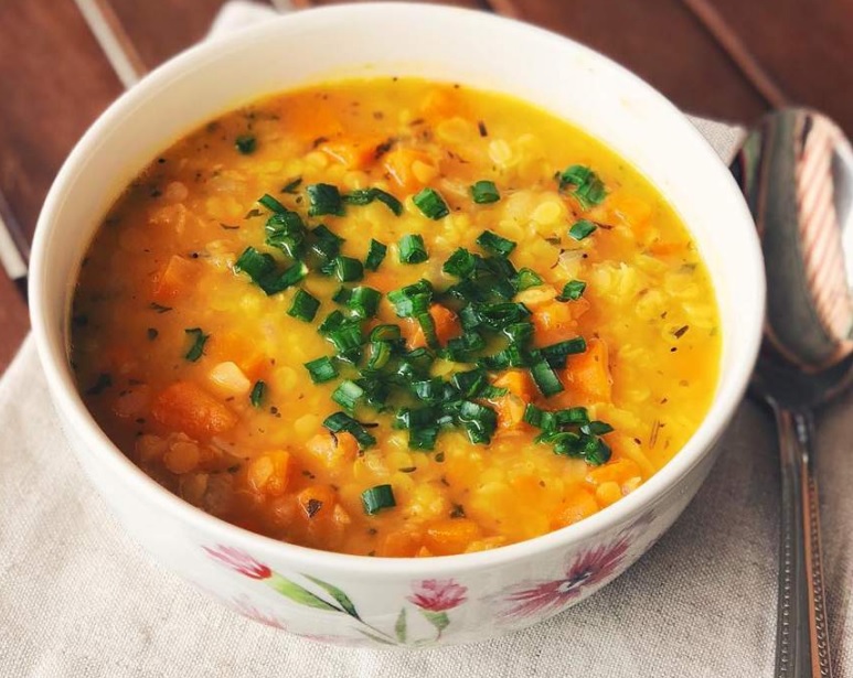 Soup with lentils and bulgur