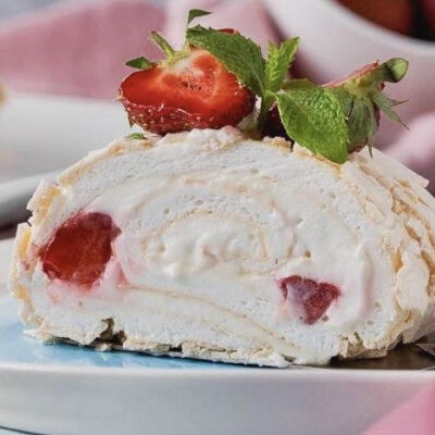 strawberry meringue roll