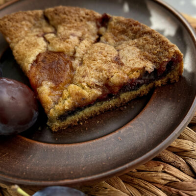 pie with plum
