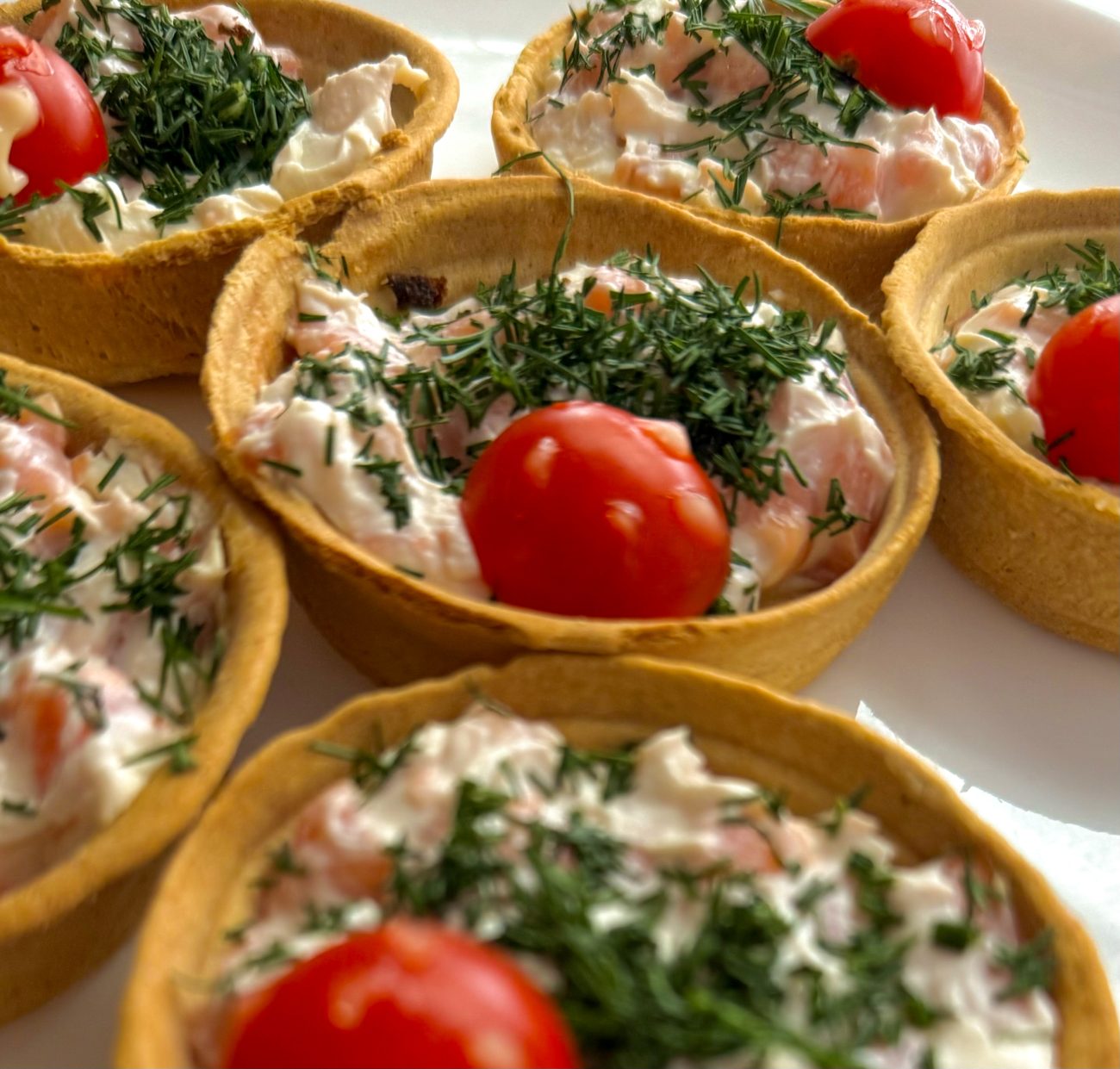 Smoked salmon tartlets cream cheese